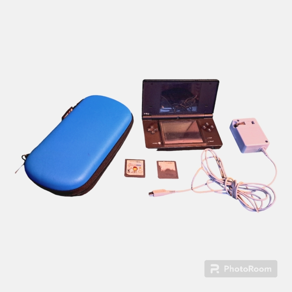 Nintendo DSi handheld Video Game Device with Case, Charger, & 2 Games - Works!